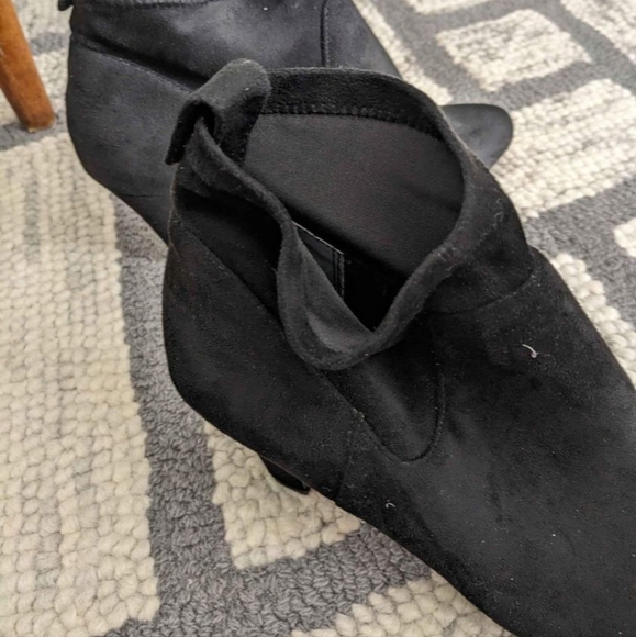 BCBG booties size 10 Style is BG-Delilah - Picture 2 of 6